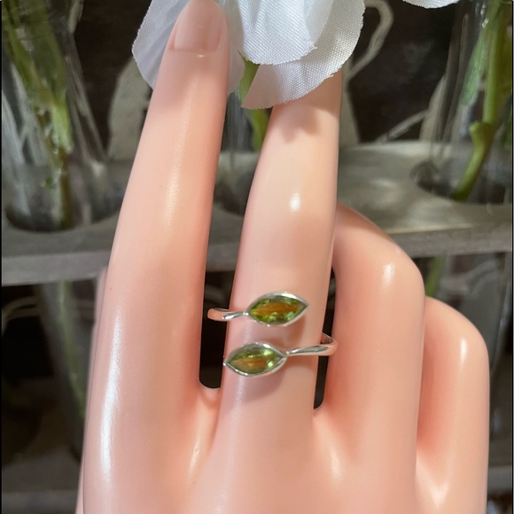 New Gorgeous 925 Silver Natural Peridot Ring - Picture 7 of 8